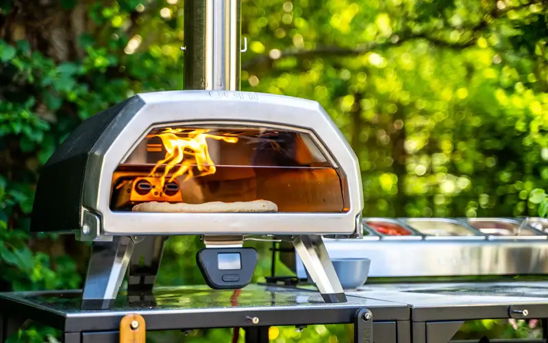 Ooni pizza oven background 2